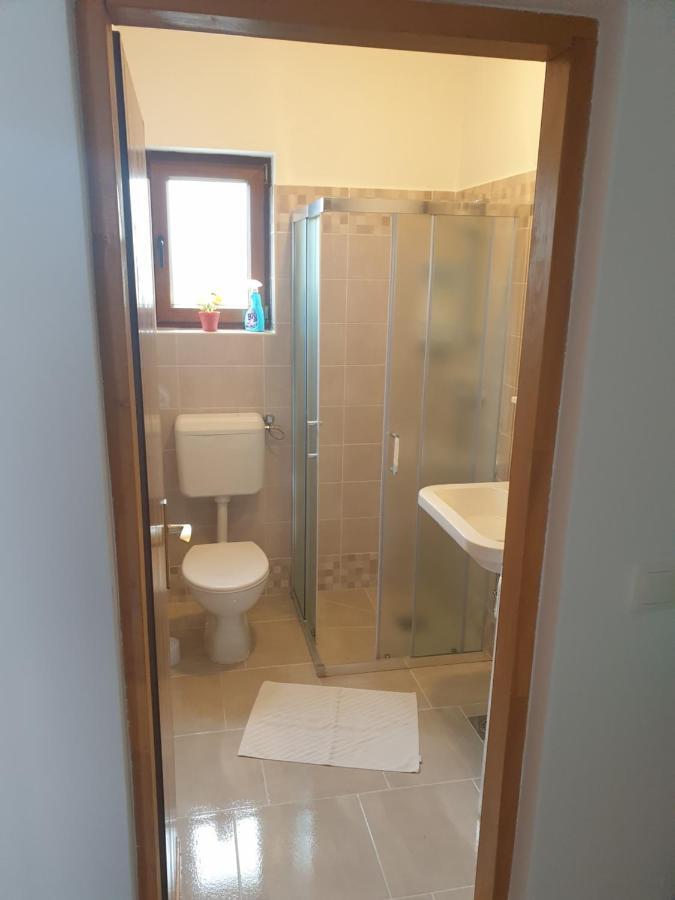 Apartment Luna Малинска Екстериор снимка