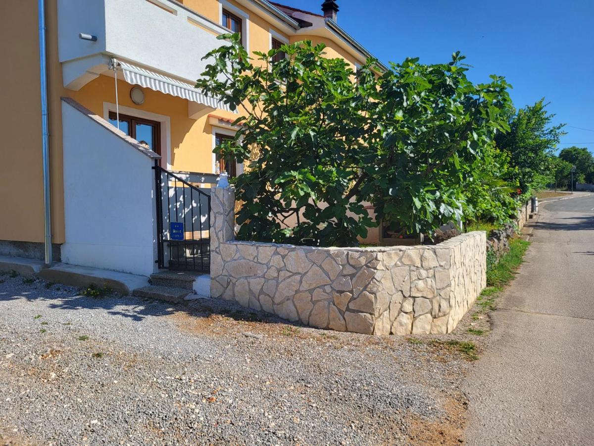 Apartment Luna Малинска Екстериор снимка